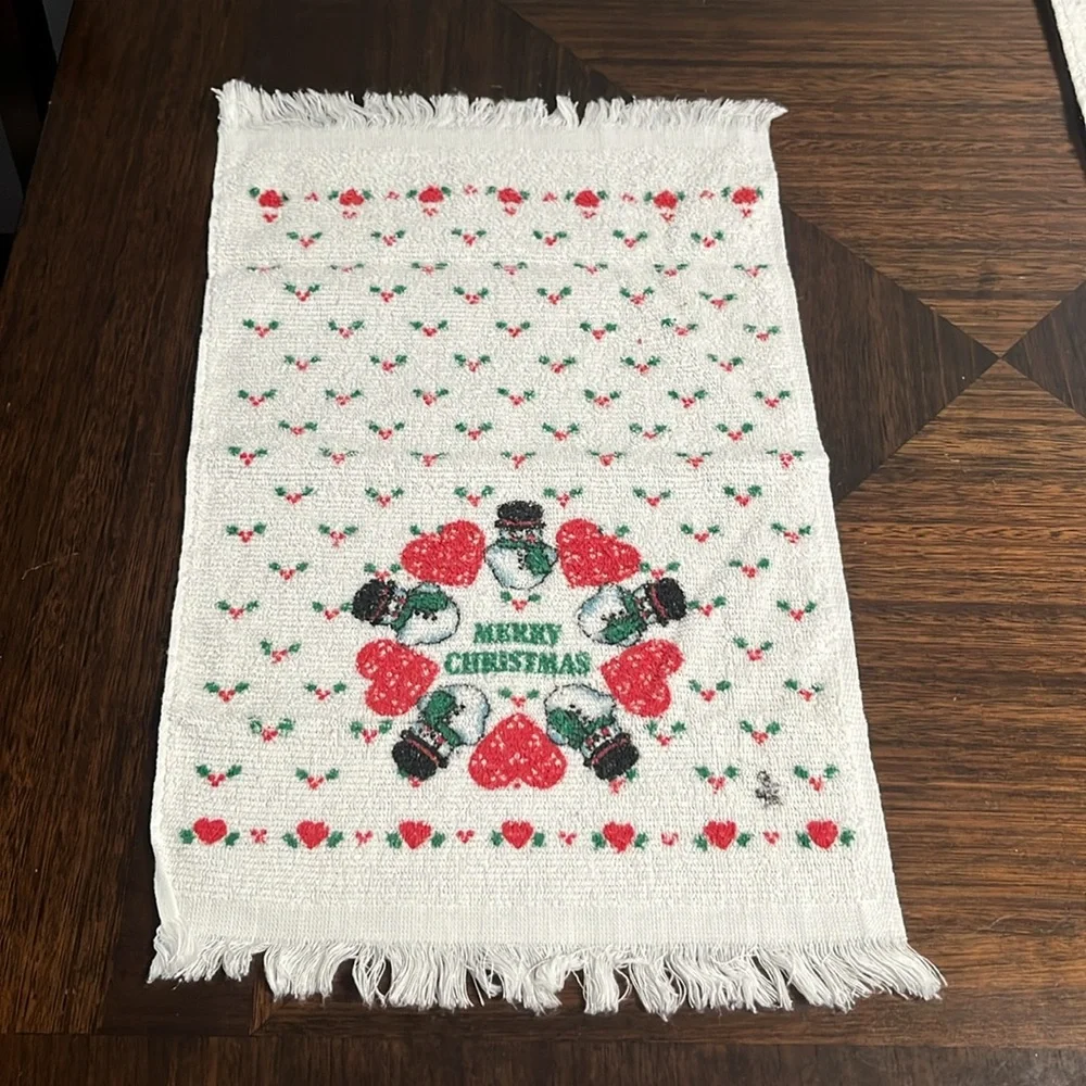 VINTAGE 7 pieces Festive Christmas Holiday Towels Set Christmas decor